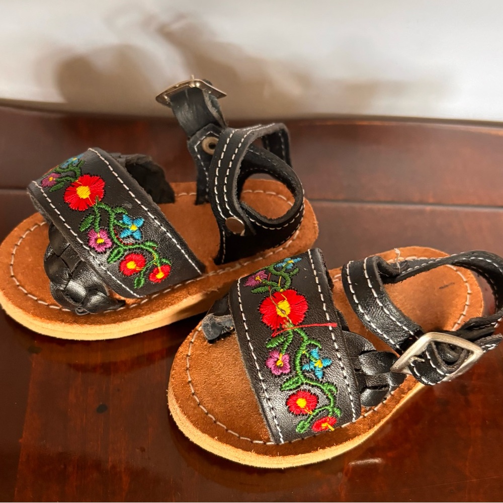 Charming Black Kids Sandals with Floral Embroidery